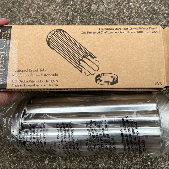 👗Pampered Chef scalloped bread tube - Picture 5 of 5